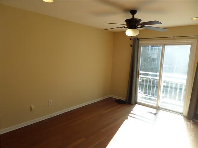 Foto del edificio - 631 Raphael Place