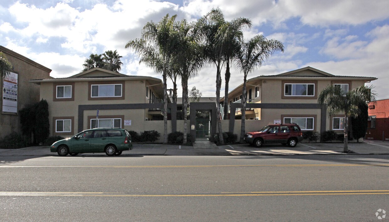 Building Photo - Palm Grove Villas