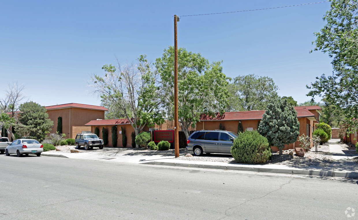 Foxfire Apartaments - Foxfire Apartments