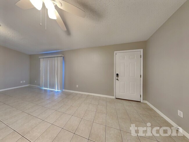 Foto del edificio - 4317 Longshore Dr