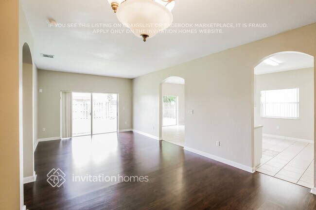Building Photo - 14042 SW 155th Ct