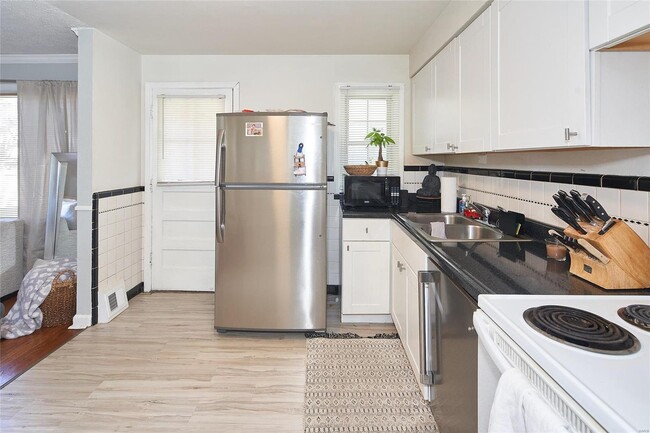 Building Photo - 10378 Coburg Lands Dr