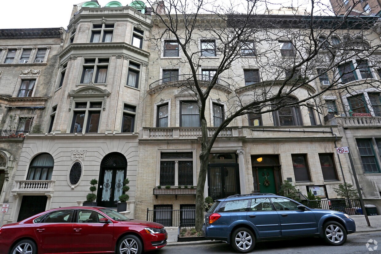 Building Photo - 311 W 74th St