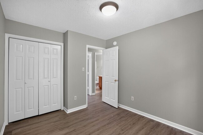 Foto del edificio - End Unit Townhouse in King George