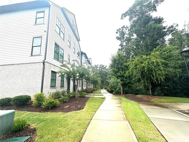 Foto del edificio - 6523 Beacon Dr