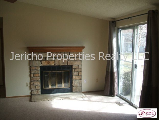 Foto del edificio - 8422 Everett Way