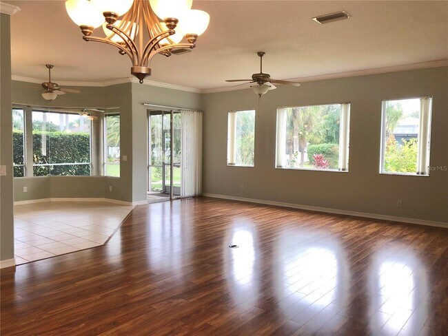 Foto del edificio - 4951 Creekside Trail