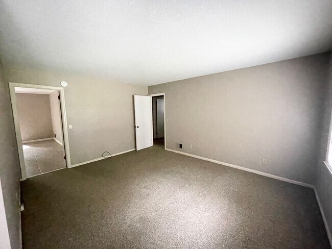 Foto del edificio - Forest Acres Home