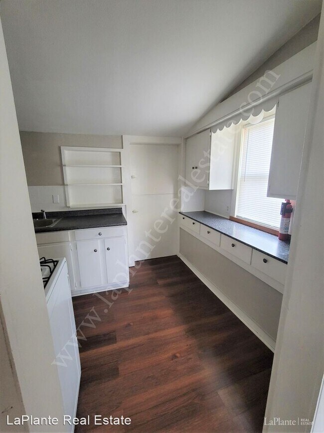 Building Photo - 2 br, 1 bath House - 4140 Walker Avenue (N...