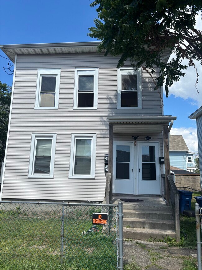 Foto del edificio - 219 Newfield Ave