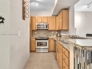Building Photo - 6001 SW 70th St