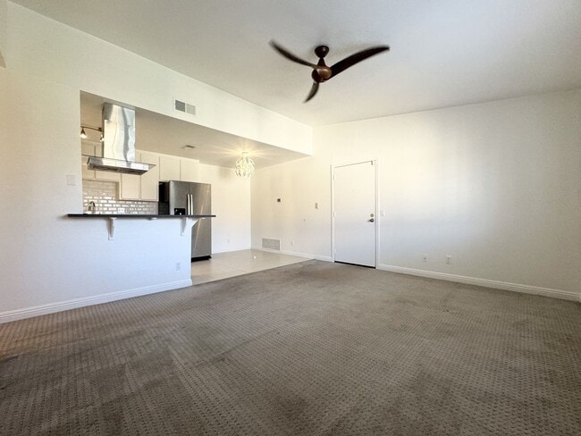 Building Photo - AVAILABLE NOW!!! Charming 2 Bedroom/2 Bath...