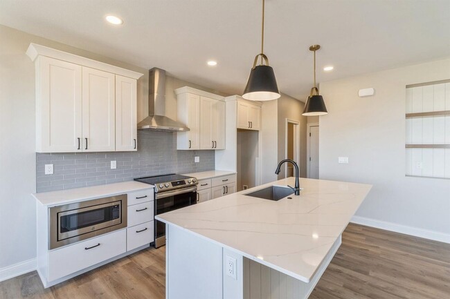 Foto del edificio - Spacious Modern Townhome at Hayden's Ridge!
