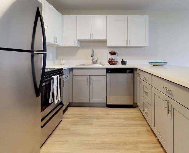 Interior Photo - 3030 Lake City