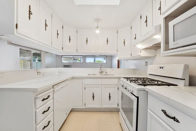 Foto del edificio - Large 3 Bedroom 2 Bathroom House in La Mesa!