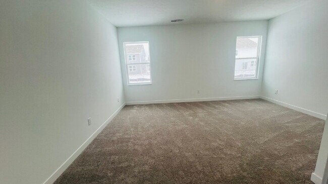 Foto del edificio - "Charming 3-Bedroom Home with 2 Full Baths in Picturesque Danville – 1,673 Sq Ft of Comfort Awaits!"