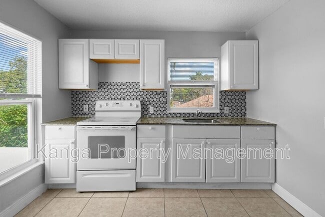 Building Photo - 3721 Henry Ave