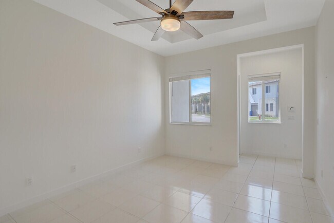 Foto del edificio - 340 Pioneer Way