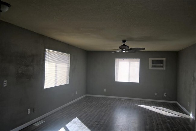 Foto del edificio - Large home in Silver Springs on 4 acres