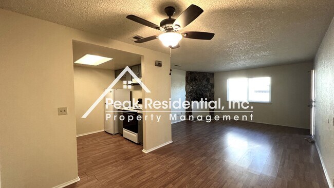 Foto del edificio - Charming Galt 2bd/2ba Duplex with 2 Car Ga...