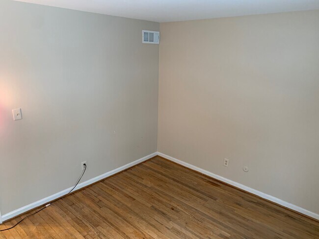 Building Photo - 1340 Pennsbury Blvd