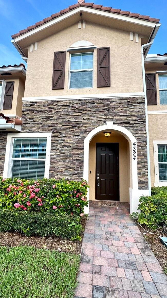Building Photo - 4324 Maybelle Ln