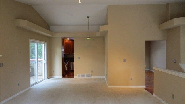 Building Photo - Single Family Home in Shoreline