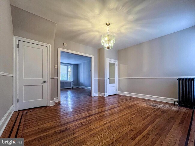 Foto del edificio - 6948 Forrest Ave