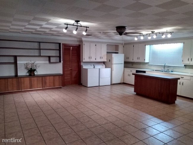 Foto del edificio - 3 br, 1 bath House - 1008 Caroline St