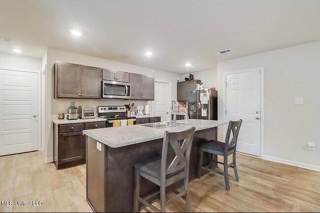 Foto del edificio - 2520 Esplanade St