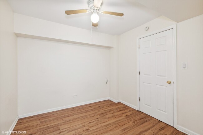 Foto del edificio - 3336 W Potomac Ave