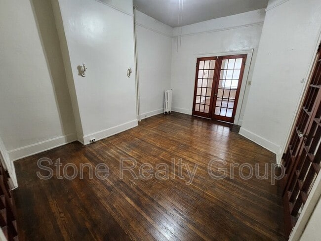 Building Photo - 510 S 5th St