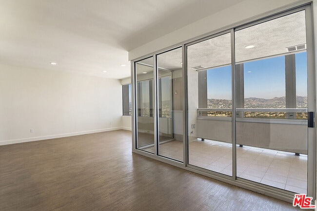 Foto del edificio - 735 Hauser Blvd