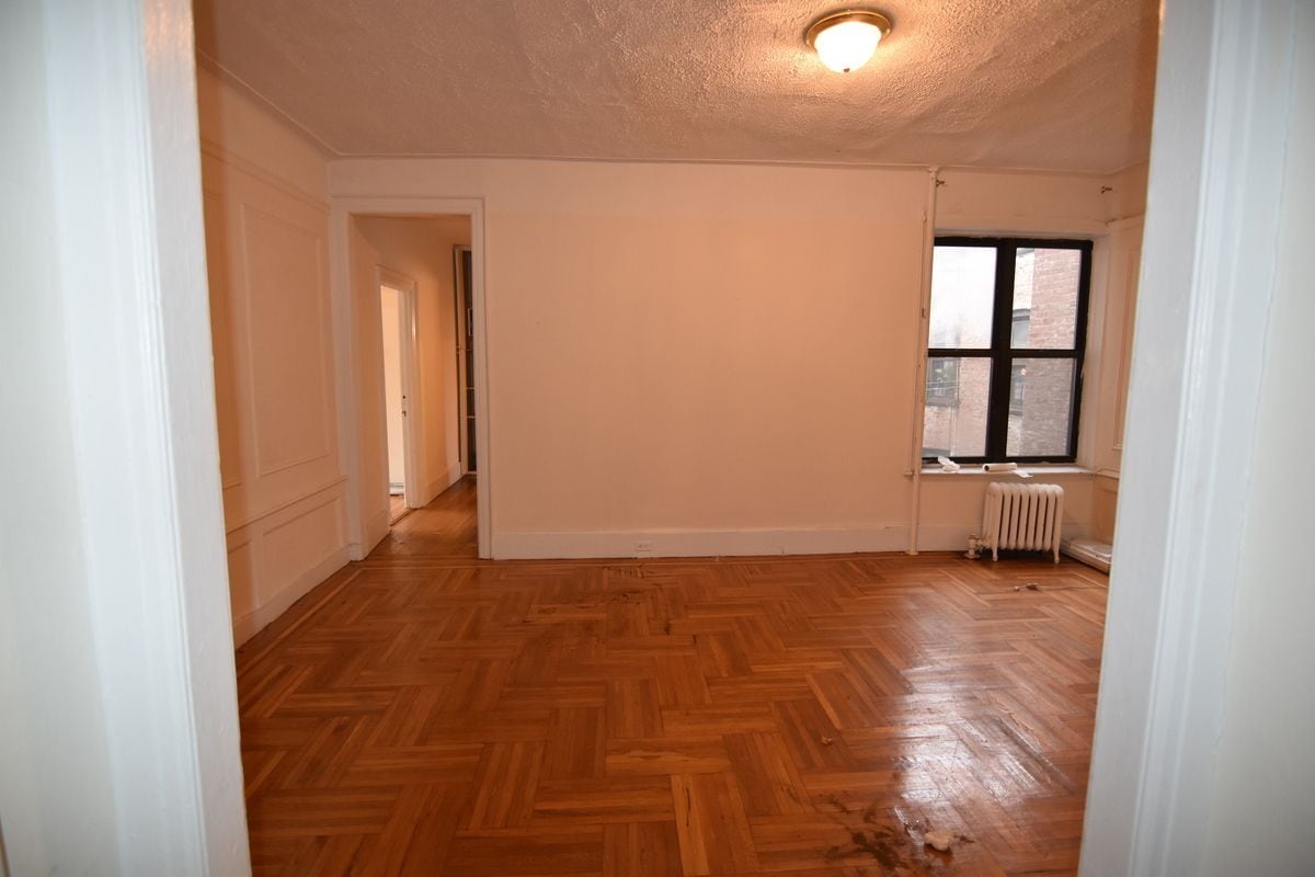Primary Photo - 259 Parkside Ave