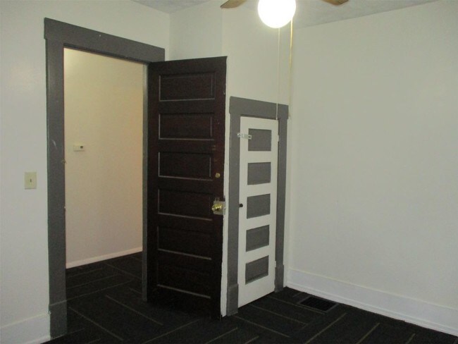 Building Photo - 2122 1st Ave