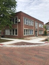 Building Photo - 404 N 6th St