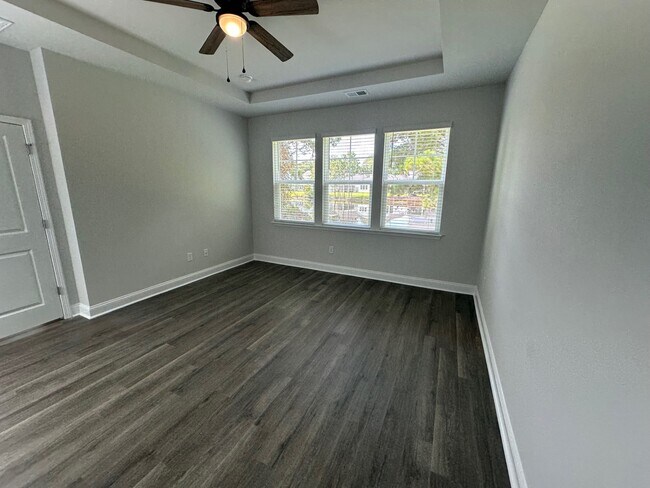 Building Photo - 1840 Hardwood Ct