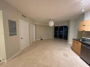 Building Photo - 350 S Miami Ave