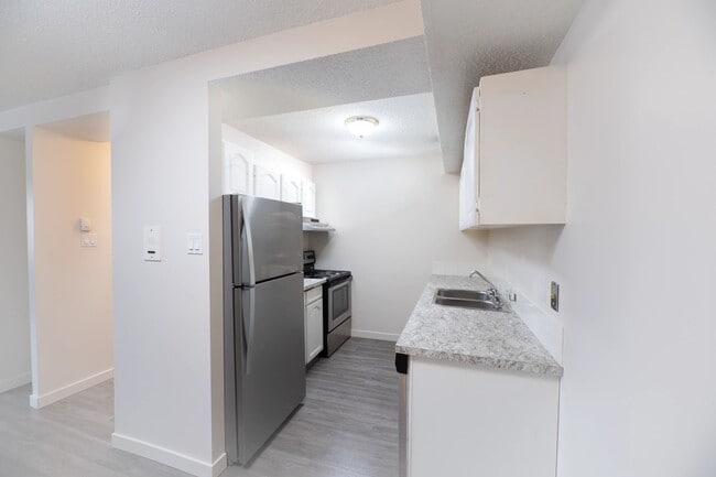 Building Photo - Glenmore Estates