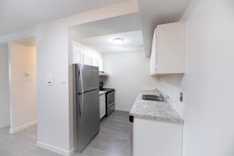 Building Photo - Glenmore Estates