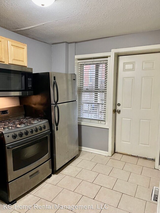 Building Photo - 1 br, 1 bath House - 1108 w 41st Terr Unit 1E