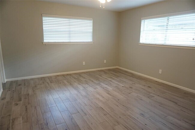 Foto del edificio - 5727 Braesvalley Dr