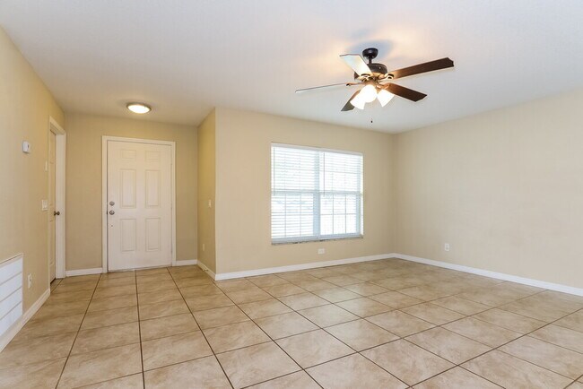 Foto del edificio - 8439 Hawbuck St