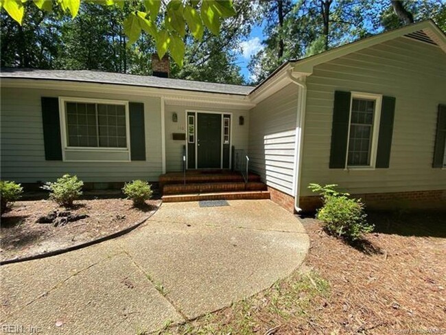 Building Photo - 3 BR 2 BA House