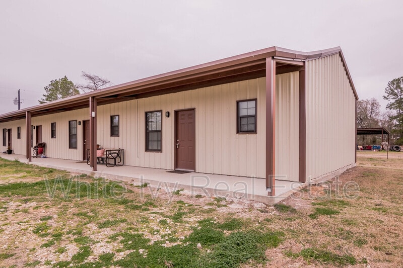 Primary Photo - 875 FM 1696