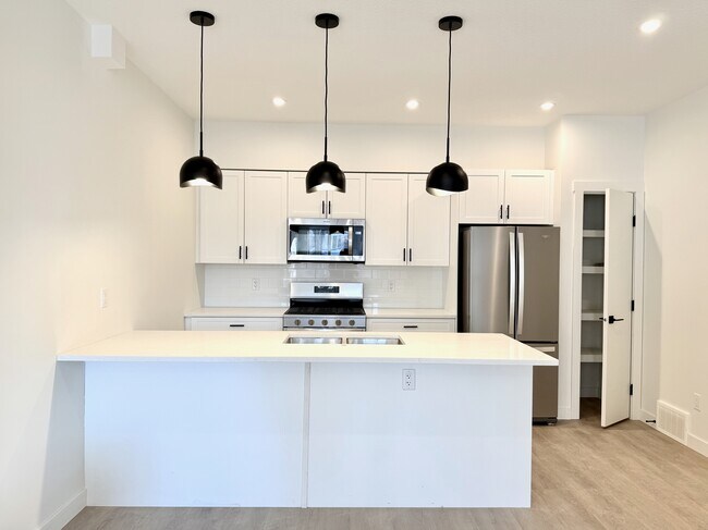 Photo du bâtiment - 10545 126 St NW