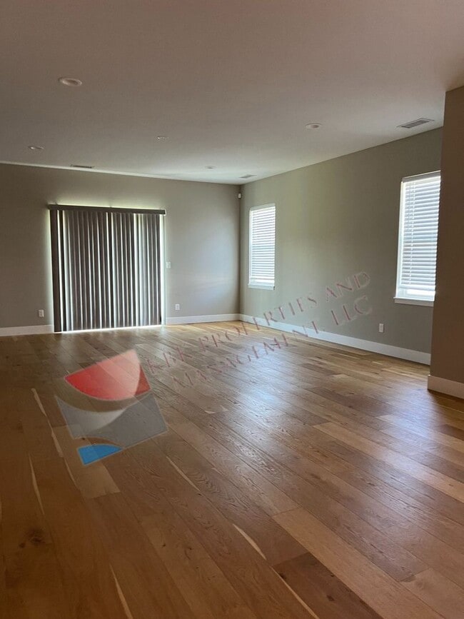 Foto del edificio - 637 Country Club Cir