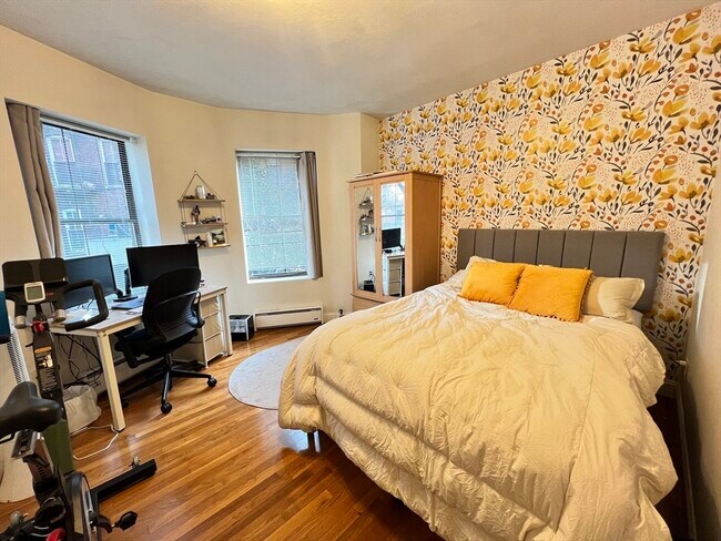 *Pictures are representative samples of the advertised unit. In some cases, the actual units you to - 296 Columbus Ave