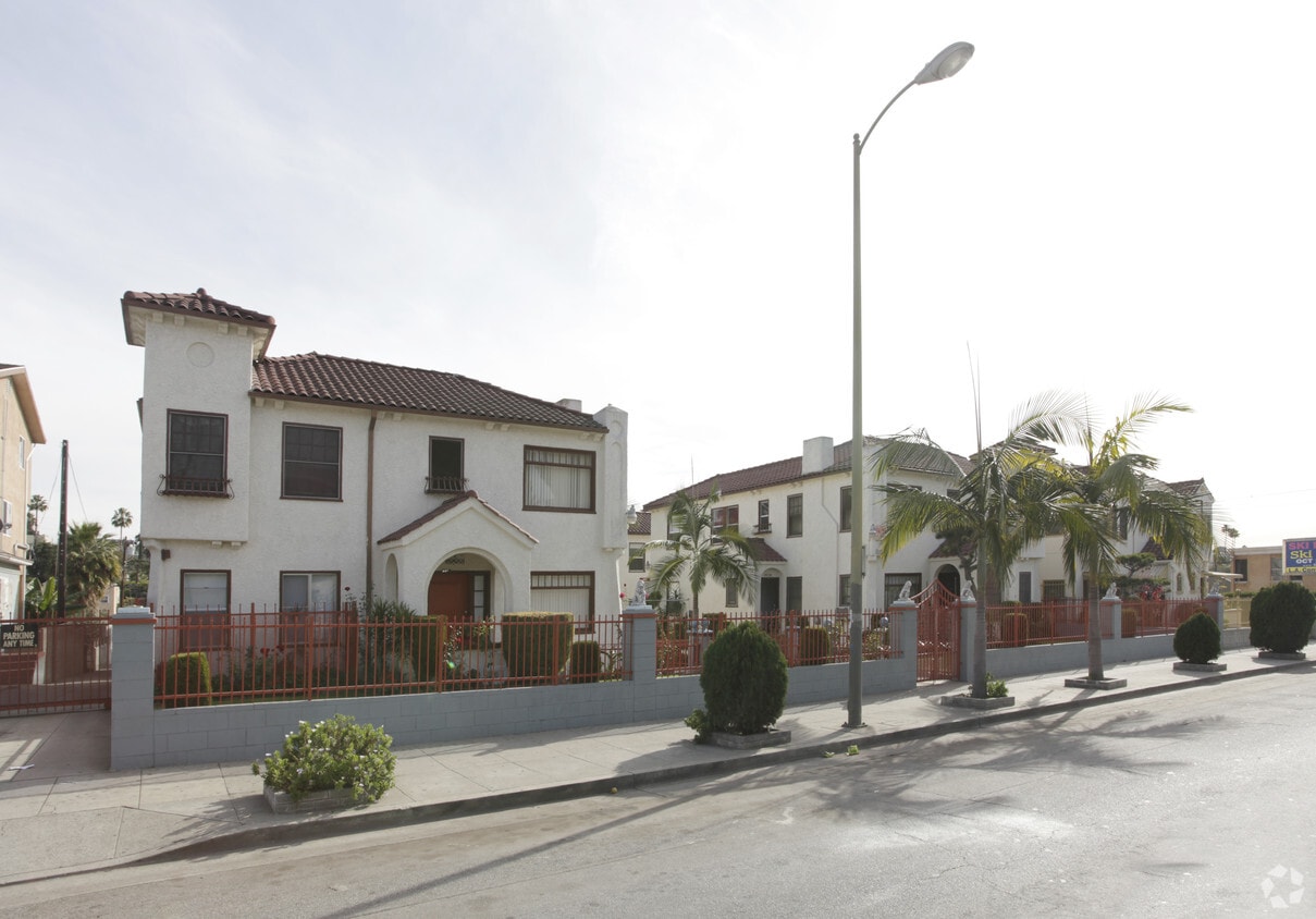 Building Photo - 322-332 1/2 N Rampart Blvd