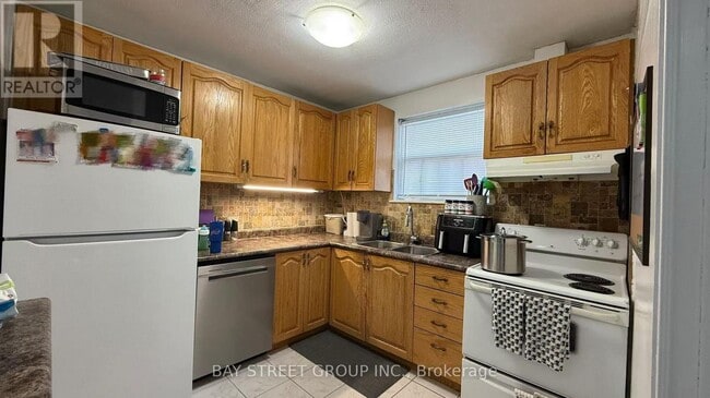 Building Photo - 241 Taylor Mills Dr N